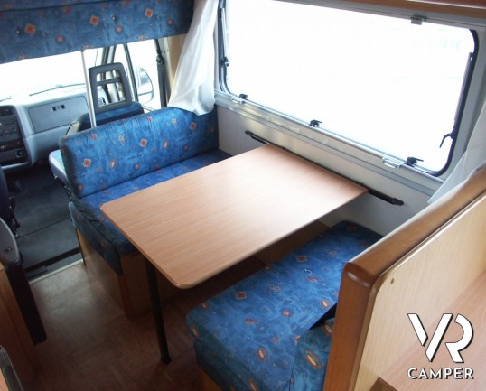 CI AUTOROLLER - camper mansardato usato a Torino. Camper per prima esperienza.