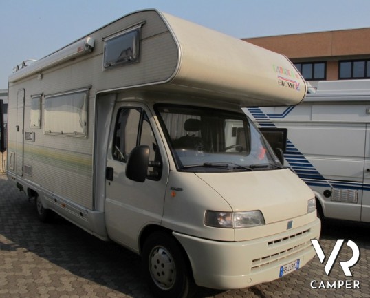 CI Carioca 40: camper usato 7 posti omologato con doppia dinette e letti a castello posteriori, in ottime condizioni di utilizzo