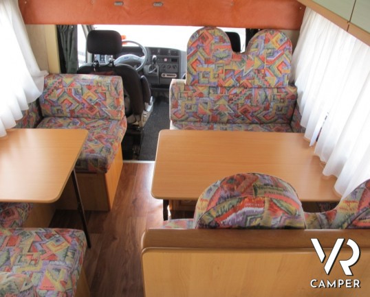 CI Carioca 40: camper usato 7 posti omologato con doppia dinette e letti a castello posteriori, in ottime condizioni di utilizzo