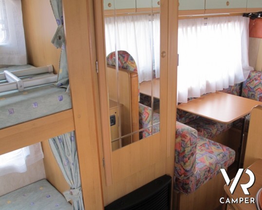 CI Carioca 40: camper usato 7 posti omologato con doppia dinette e letti a castello posteriori, in ottime condizioni di utilizzo