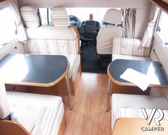 CI Mizar GLT: camper usato mansardato 7 posti letto, con ampia cucina e pochi chilometri.