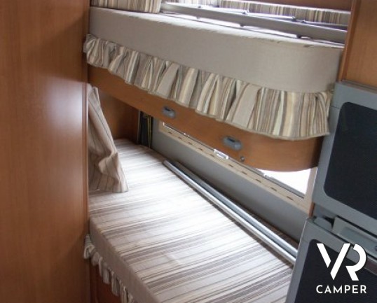 CI Mizar GLT: camper usato mansardato 7 posti letto, con ampia cucina e pochi chilometri.