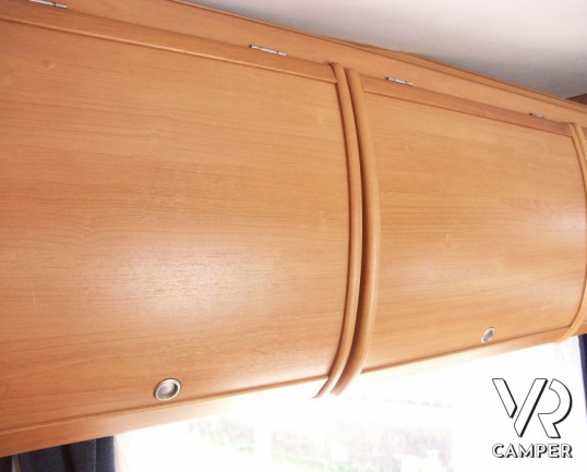 CI Riviera Garage: camper mansardato usato a Torino con ampio Garage e letto matrimoniale comodo.