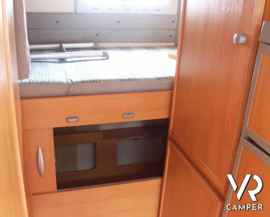 CI Riviera 110: camper usato mansardato 6 posti letto con cucina ad angolo, letti a castello posteriori, ampia dinette e meccanica M-Jet Fiat