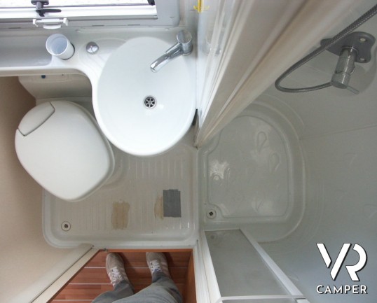 CI Riviera 110: camper usato mansardato 6 posti letto con cucina ad angolo, letti a castello posteriori, ampia dinette e meccanica M-Jet Fiat