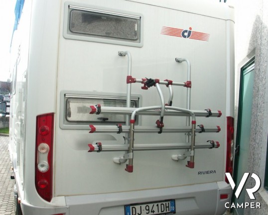 CI Riviera 110: camper usato mansardato 6 posti letto con cucina ad angolo, letti a castello posteriori, ampia dinette e meccanica M-Jet Fiat