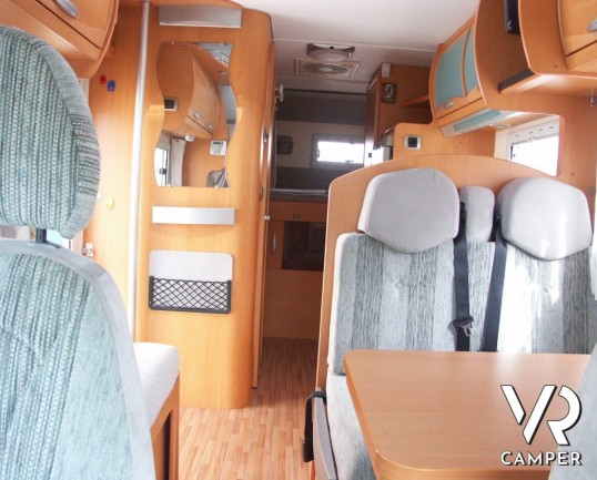 CI Riviera 110: camper usato mansardato 6 posti letto con cucina ad angolo, letti a castello posteriori, ampia dinette e meccanica M-Jet Fiat