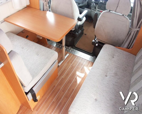 CI Riviera 110: camper usato mansardato 6 posti letto con cucina ad angolo, letti a castello posteriori, ampia dinette e meccanica M-Jet Fiat