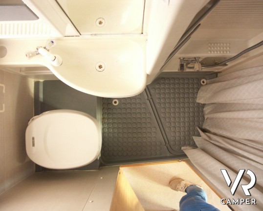 CI RIVIERA 361 - camper mansardato usato in Piemonte, per prime esperienze.