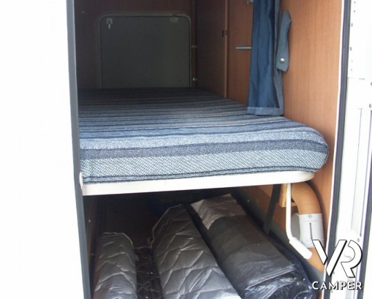 CI Riviera GT: autocaravan mansardato con letti a castello posteriori del 2006, su meccanica FIAT Ducato.