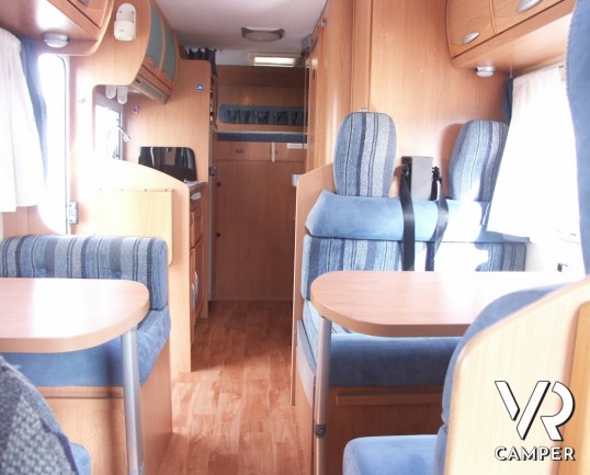 CI Riviera GT: autocaravan mansardato con letti a castello posteriori del 2006, su meccanica FIAT Ducato.