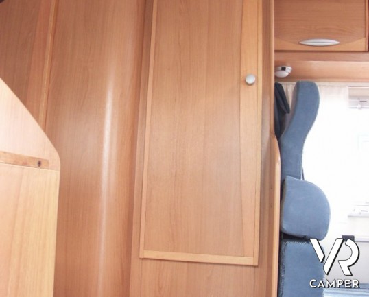 CI Riviera GT: autocaravan mansardato con letti a castello posteriori del 2006, su meccanica FIAT Ducato.