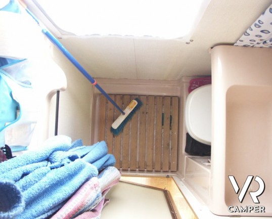 CI Turistico 540: camper usato mansardato a Torino, ottimo prezzo per una prima esperienza, camper d'occasione.