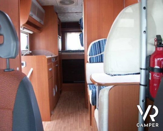 ELNAGH DUKE 46: camper usato da concessionaria con meccanica 2.3 M-Jet 130 cavalli e garage.