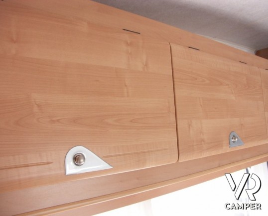 Elnagh Clipper 50: camper occasione a Torino, 7 posti a dormire e 7 posti a viaggiare, con letto a castello e pannello solare