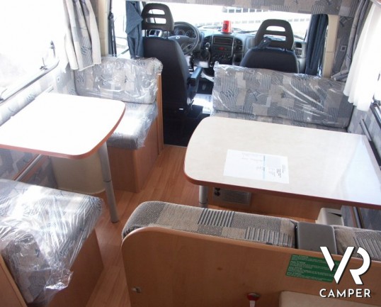 Elnagh Clipper 50: camper occasione a Torino, 7 posti a dormire e 7 posti a viaggiare, con letto a castello e pannello solare