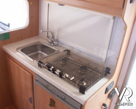 Elnagh Clipper 50: camper occasione a Torino, 7 posti a dormire e 7 posti a viaggiare, con letto a castello e pannello solare