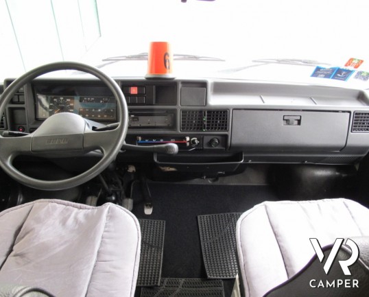 Elnagh Clipper: camper mansardato usato a Torino molto ben accessoriato, ottimo per prime esperienze con la famiglia