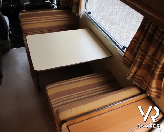 Elnagh Clipper: camper mansardato usato a Torino molto ben accessoriato, ottimo per prime esperienze con la famiglia