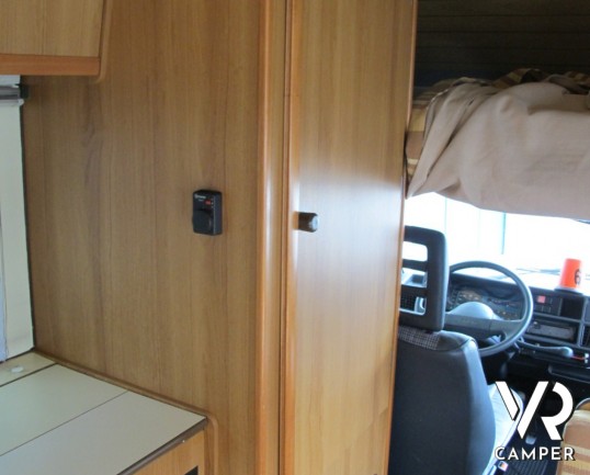 Elnagh Clipper: camper mansardato usato a Torino molto ben accessoriato, ottimo per prime esperienze con la famiglia