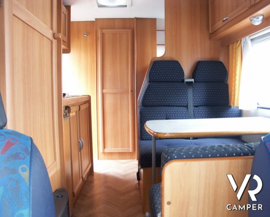 Elnagh Marlin 58: camper usato d'occasione per prime esperienza, sei posti con letti a castello e bagno grande