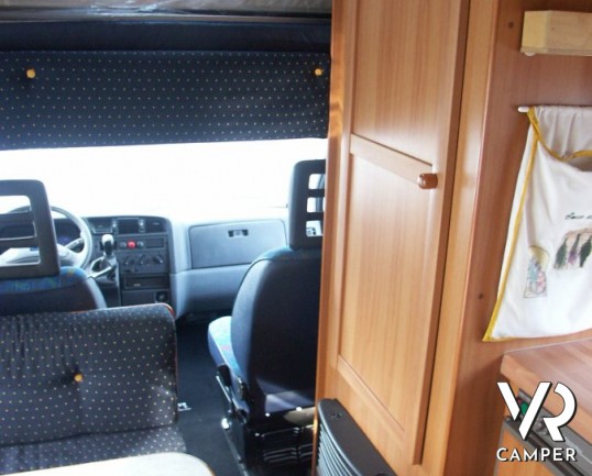 Elnagh Marlin 58: camper usato d'occasione per prime esperienza, sei posti con letti a castello e bagno grande