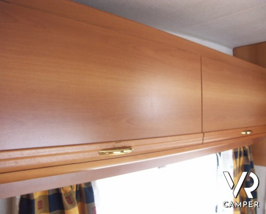 Elnagh Marlin 59: autocaravan usato 5 posti letto, con divano fronte dinette e cucina e bagno in coda