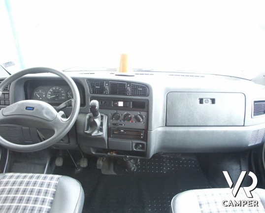 Elnagh Marlin 59: autocaravan usato 5 posti letto, con divano fronte dinette e cucina e bagno in coda