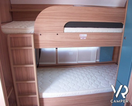 Hymer Eriba Exciting 505: caravan nuova con 6 posti letto, dinette centrale, letto alla francese, frigorifero grande, letti a castello