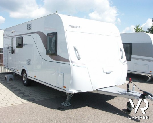 Hymer Eriba Exciting 505: caravan nuova con 6 posti letto, dinette centrale, letto alla francese, frigorifero grande, letti a castello