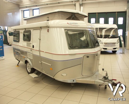 Hymer Eriba Troll 550: caravan con tetto a soffietto con quattro posti letto