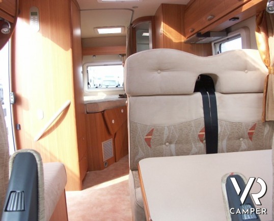 Giottiline Graal Y400 Classic: camper usato semintegrale su meccanica iveco 177cv e portamoto