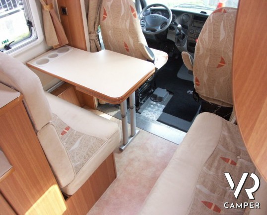 Giottiline Graal Y400 Classic: camper usato semintegrale su meccanica iveco 177cv e portamoto