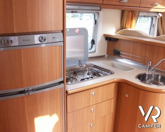 Giottiline Graal Y400 Classic: camper usato semintegrale su meccanica iveco 177cv e portamoto