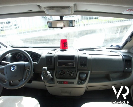 HOBBY TOSKANA 615: camper mansardato usato a Torino con letti a castello posteriori