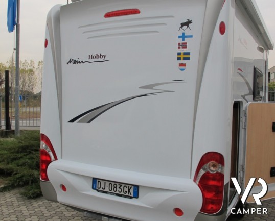 Hobby Van T60: camper semintegrale compatto con garage su meccanica Ford a trazione anteriore, in ottime condizioni.