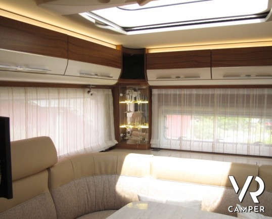 Hymer B 534 DL Duomobil: versione speciale nella classe Dynamic Line con il Duomobil, dinette a ferro di cavallo posteriore e garage