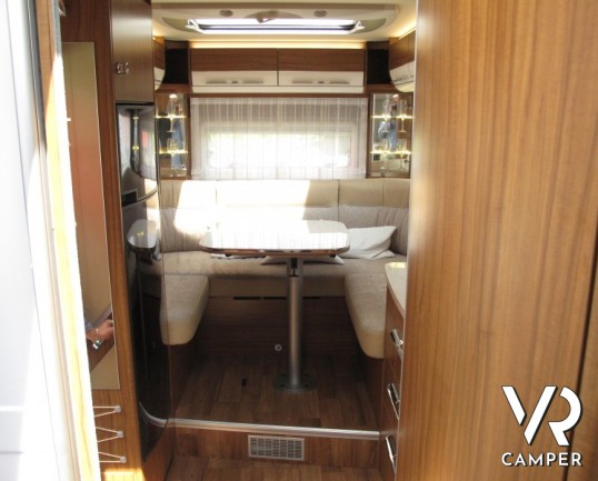 Hymer B 534 DL Duomobil: versione speciale nella classe Dynamic Line con il Duomobil, dinette a ferro di cavallo posteriore e garage