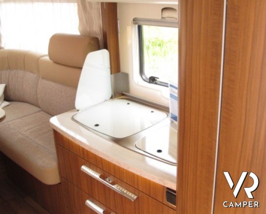 Hymer B 534 DL Duomobil: versione speciale nella classe Dynamic Line con il Duomobil, dinette a ferro di cavallo posteriore e garage