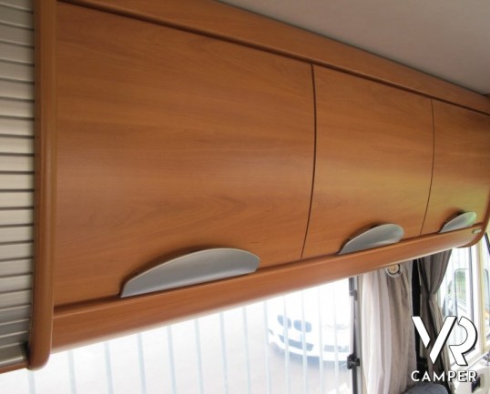 Hymer B-Klasse 544: camper motorhome Hymer usato in offerta a Torino con doppio pavimento passante, divano fronte dinette e di dimensioni contenute