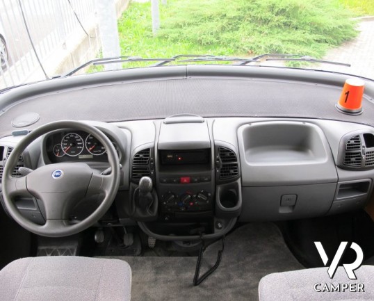 Hymer B-Klasse 544: camper motorhome Hymer usato in offerta a Torino con doppio pavimento passante, divano fronte dinette e di dimensioni contenute