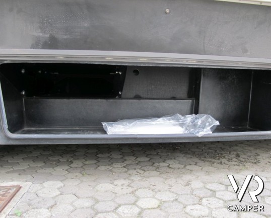 Hymer B-Klasse 544: camper motorhome Hymer usato in offerta a Torino con doppio pavimento passante, divano fronte dinette e di dimensioni contenute