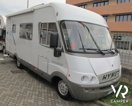 Hymer B-Klasse 544: camper motorhome Hymer usato in offerta a Torino con doppio pavimento passante, divano fronte dinette e di dimensioni contenute