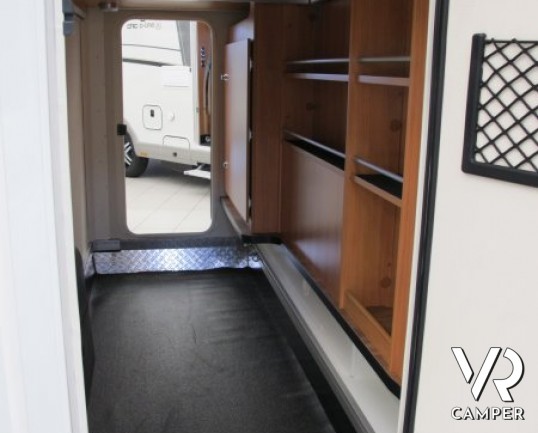 Hymer B 504 DL: motorhome di lusso Hymer con garage, 3 posti letto, full optional.
