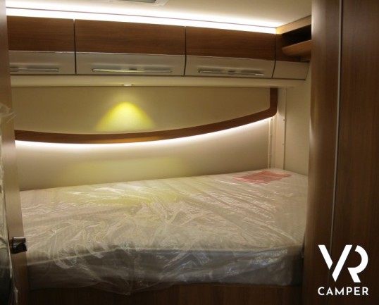 Hymer B 504 DL: motorhome di lusso Hymer con garage, 3 posti letto, full optional.