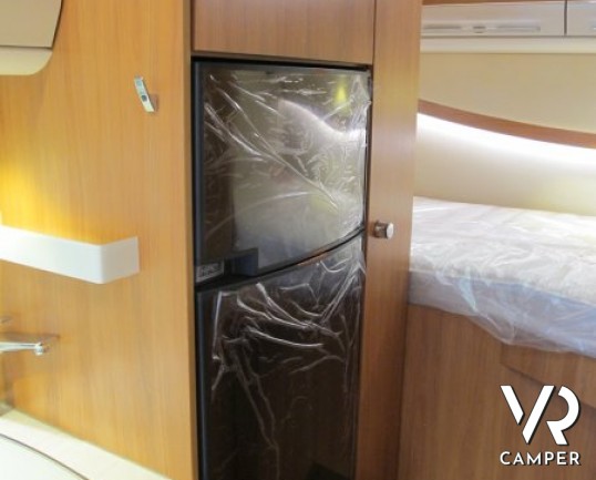 Hymer B 504 DL: motorhome di lusso Hymer con garage, 3 posti letto, full optional.