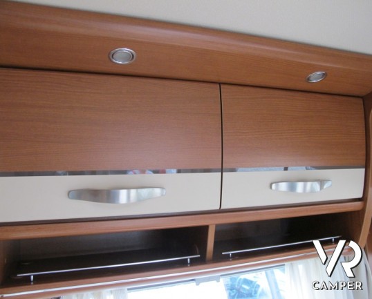 Hymer B 504: bellissimo motorhome hymer sotto i 6 metri di lunghezza, con garage, ben accessoriato e con pochi chilometri percorsi.