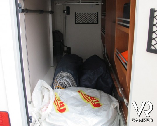 Hymer B 504: bellissimo motorhome hymer sotto i 6 metri di lunghezza, con garage, ben accessoriato e con pochi chilometri percorsi.