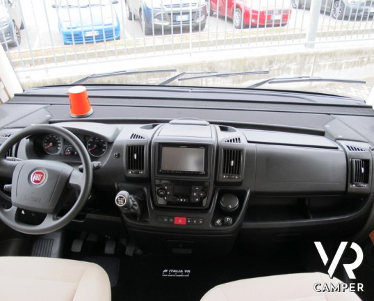 Hymer B 504: bellissimo motorhome hymer sotto i 6 metri di lunghezza, con garage, ben accessoriato e con pochi chilometri percorsi.