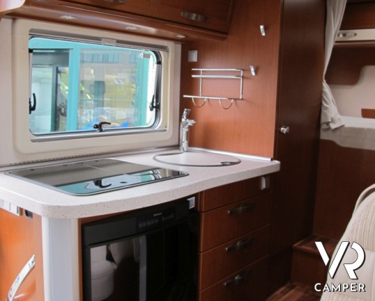 Hymer B 504: bellissimo motorhome hymer sotto i 6 metri di lunghezza, con garage, ben accessoriato e con pochi chilometri percorsi.